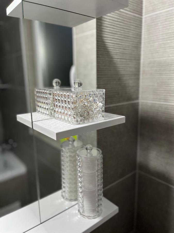 Апартаменты Apartament Modern Cu O Camera Тимишоара Экстерьер фото