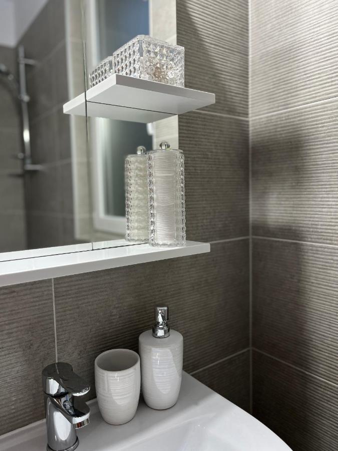 Апартаменты Apartament Modern Cu O Camera Тимишоара Экстерьер фото